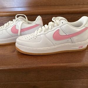 Air Force 1 low retro women’s never worn